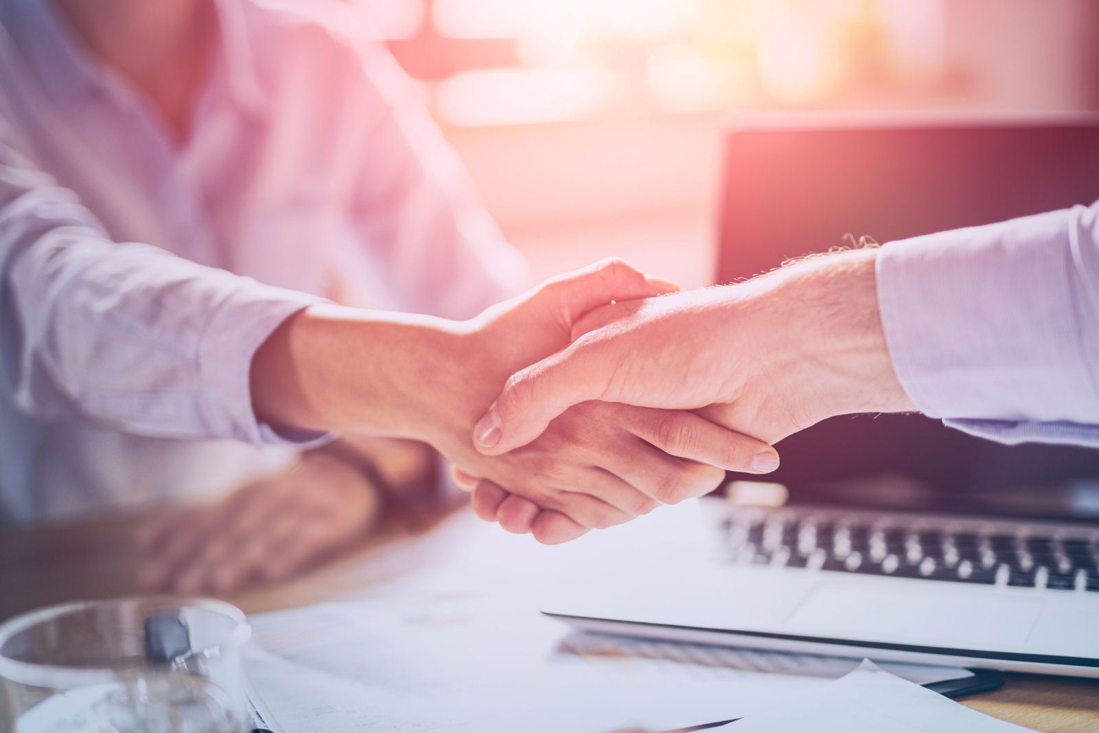 Handschlag-01